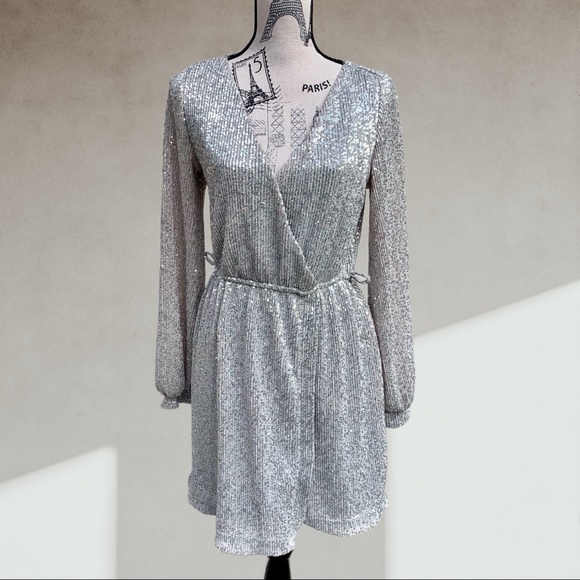 🍋 Silver sequins party dress MEDIUM - Picture 2 of 6